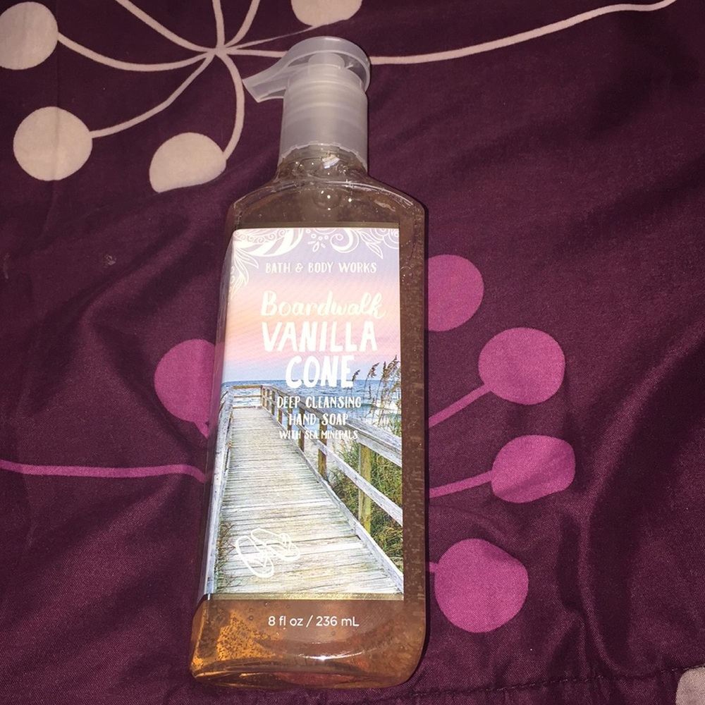 Boardwalk vanilla cone deep cleansing hand soap
